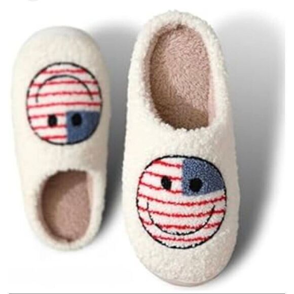 Never Old Women's Ivory Fun Happy Slippers NEW - Picture 2 of 6